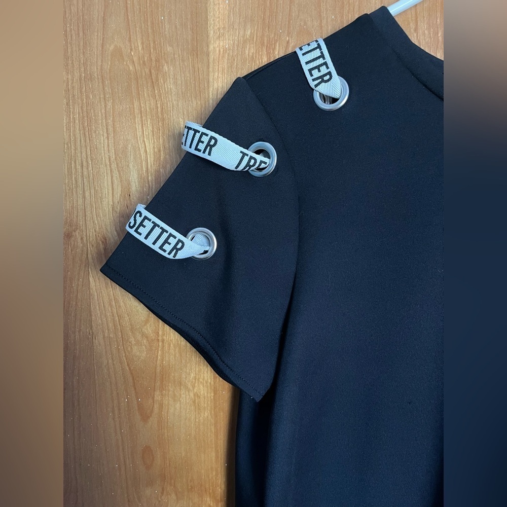 Project RUNWAY Black Trendsetter Tee - Picture 4 of 8